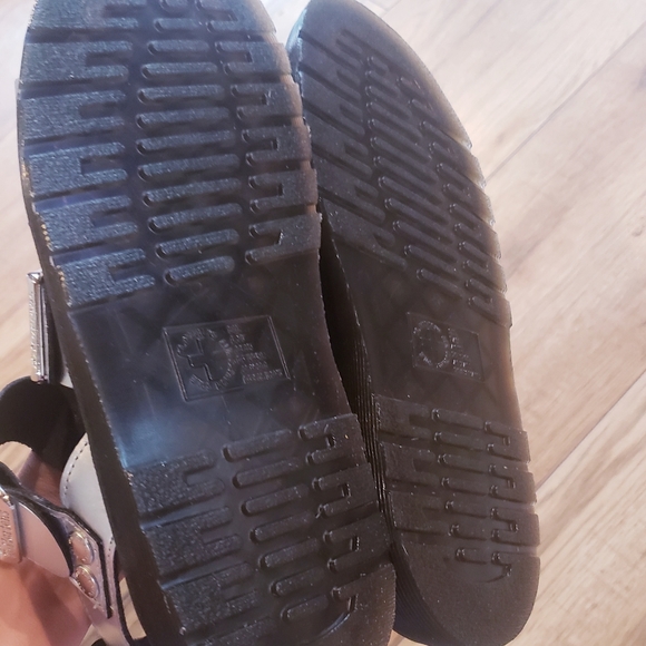 Dr. Martens Gryphon Gladiator Sandal NEW - Picture 6 of 9